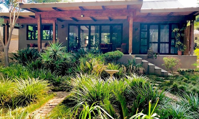 Woodmead Villa | A Hidden Gem! 3-Bedroom Getaway House in Edenburg