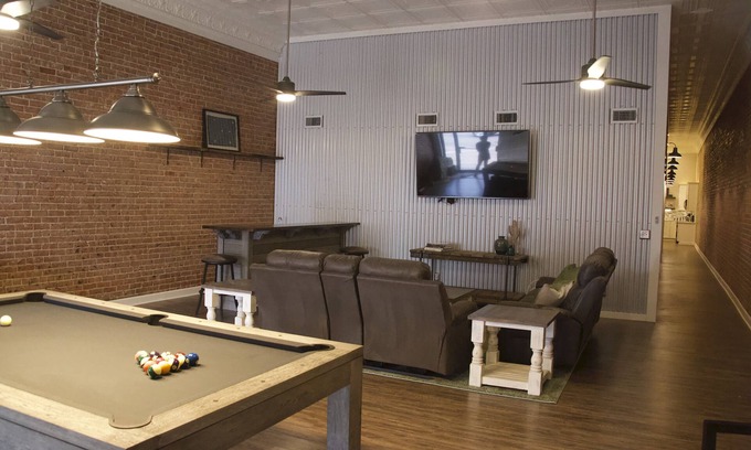 Matador Cabin | A Hip, Cool Urban Oasis in Rural West Texas - Rm 1 (4 rms avail. for rent)