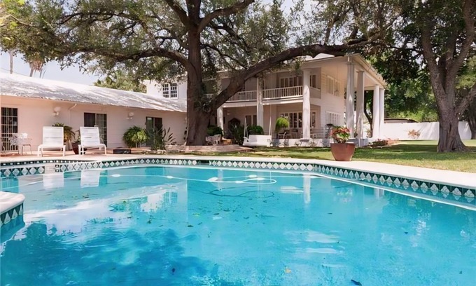 San Juan House | A Historic Paradise Private Pool on 1.5 acres, gated, sleeps 16. Events allowed