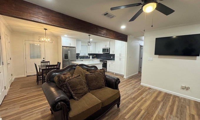 Alexandria House | A Home Away From Home - Rest, Relax, & Enjoy