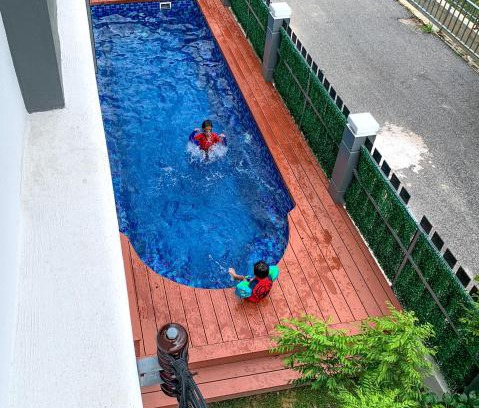 Tanjung Kling House | A home with private pool, KebunStorey