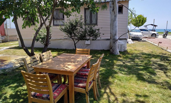 Demre House | A HOUSE WİTH A GARDEN BY THE SEA-MAVİ APART 1
