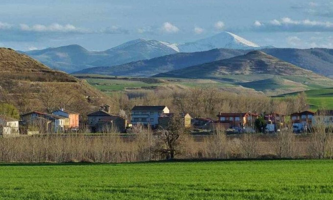 Herramelluri House | A house with a garden and beautiful views in La Rioja