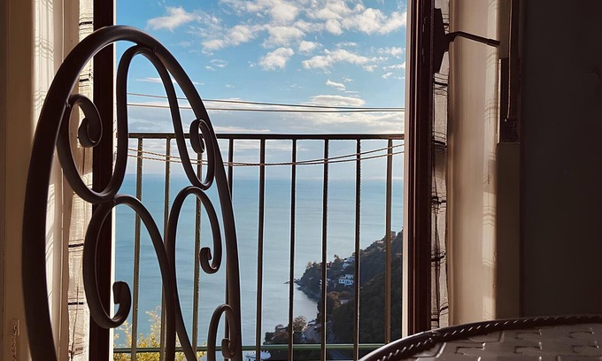 Raito Apartment | A house with sea view [Amalfi Coast] house 5 minutes from the sea; breathtaking view