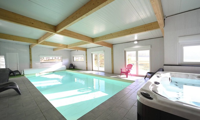 Signy-lAbbaye House | A L'OREE DU BOIS, 500 M2 GITE FOR 15 PEOPLE WITH SWIMMING POOL AND JACUZZI