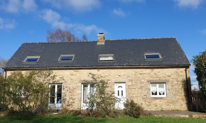 Pont-Scorff House | A la Campagne et Proche des Plages