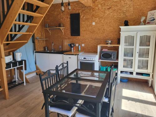 Saint-Denis Apartment | A la campagne