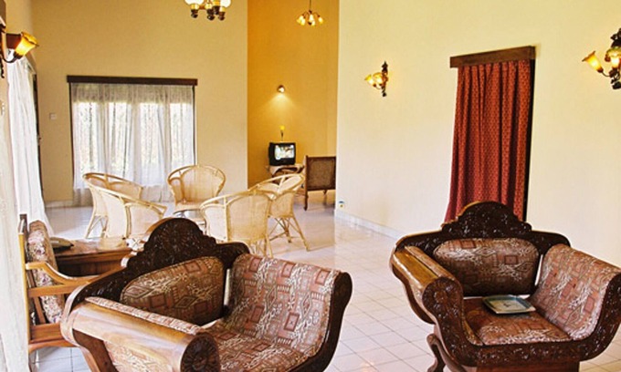 Moratuwa Bed & Breakfast | A Large room at "Charles Homestay" -Moratuwa, COLOMBO