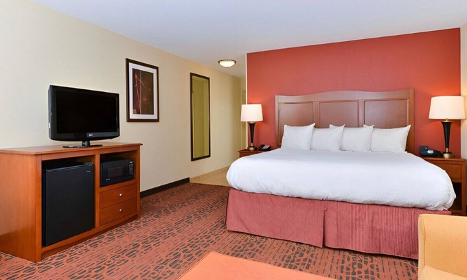 Clinton House | A Lavish and Contemporary Retreat With Free WiFi