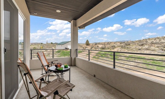 Garden City House | A Lazy Peaceful Retreat with Hills and Bike Park View