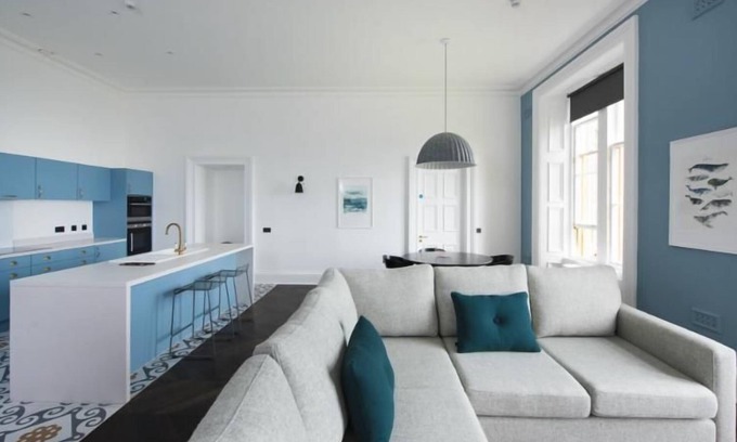 Isle of Lewis Cottage | A lews castle that sleeps 2 guests in 1 bedroom
