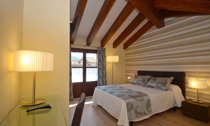 Ainsa Apartment | A little gem in old square of Ainsa-Palacete A