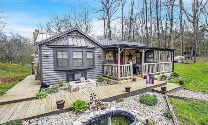 Bonnieville House | A little piece of heaven! Rustic cabin with a pond