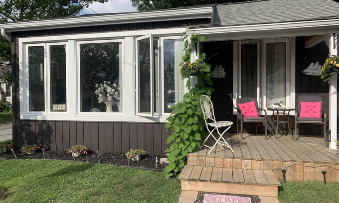 Kingsville House | A little piece of Paradise