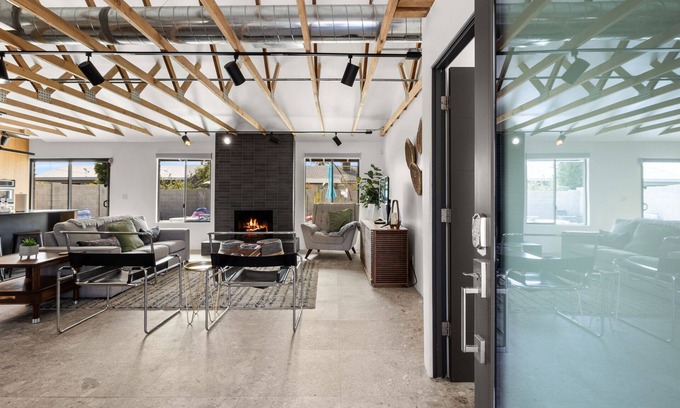 Park Scottsdale Four House | A+ Location! Fun group poolside getaway