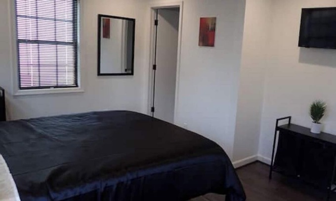 Norfolk - Virginia Beach House | A Loon At Last - Sleeps 6