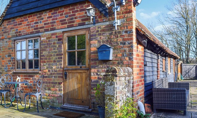 Wooburn Moor Cottage | A lovely couples retreat in the heart of the Chilterns.
