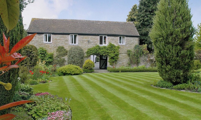 Kington Cottage | A lovely restored coach house only 300 yards from the centre of Kington.