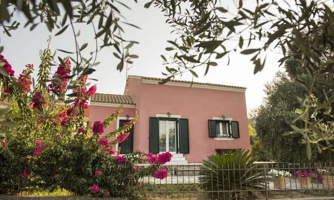 Dafnata Villa | A lovely villa ideally located near the old Corfu Town & cosmopolitan beaches