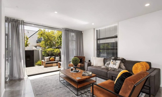 Christchurch City Centre House | A luxurious Retreat Sleeps 6