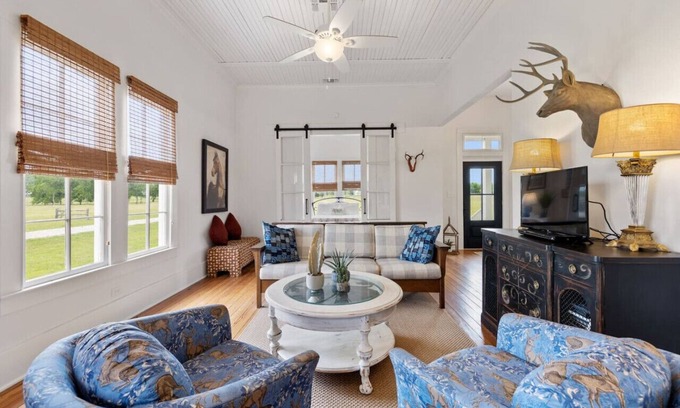 Brenham House | A luxury Farmstead retreat!