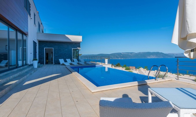 Ripenda Kosi Villa | A magical sea view, a magical villa