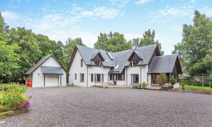 Evanton Cottage | A magnificent property in a secluded position in Evanton.