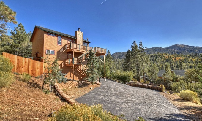 Upper Moonridge Cabin | A Million Dollar View by Destination Big Bear : Upscale with Private Hot Tub! Deck with View! Game Room! Close to Skiing!
