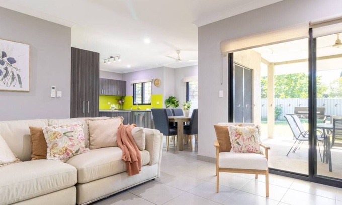Zuccoli House | A modern family friendly home in a quiet, leafy suburb, with 3 bedrooms and 2 bathrooms