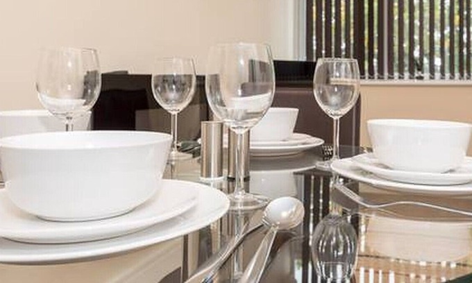 Horsham Apartment | A Modern & Homely Apt In Horsham W/ FREE PARKING