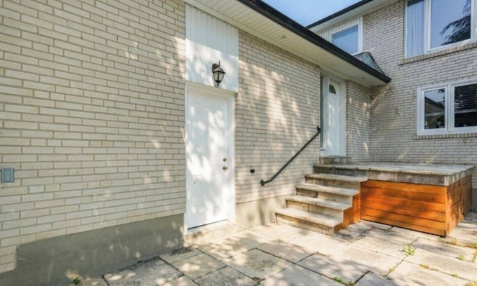 Richmond Hill House | A Modern Private Basement Suite – Richmond Hill