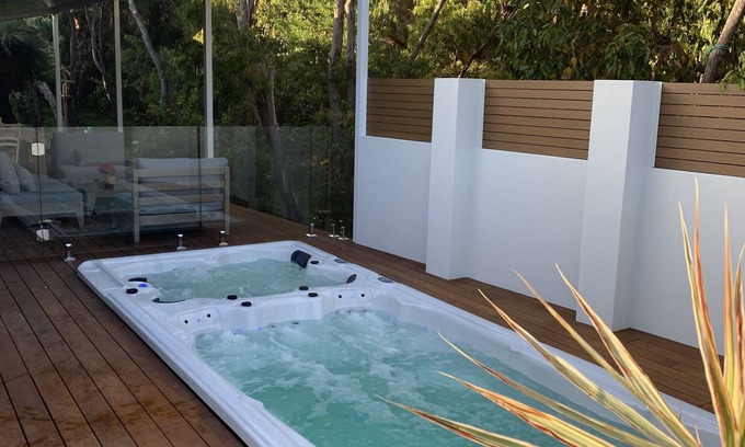 Dunsborough House | A nature haven within walking distance to beach/town with pool - swim spa- deck.