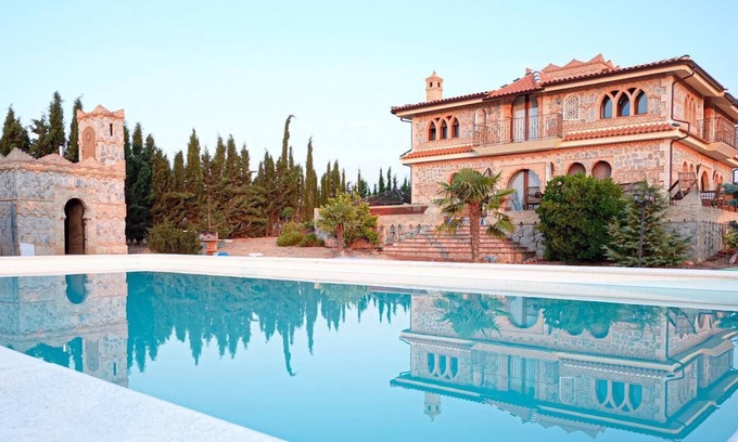 Puebla de Almenara Villa | A Nazarí patio in Castilla la Mancha