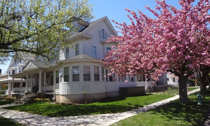 Asbury Park Apartment | A Nice APT - 3 Blocks To Beach