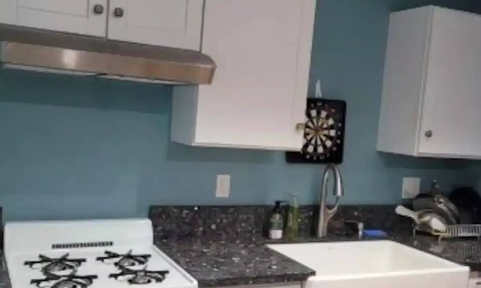 Washington Culver Apartment | a nice little one bedroom.