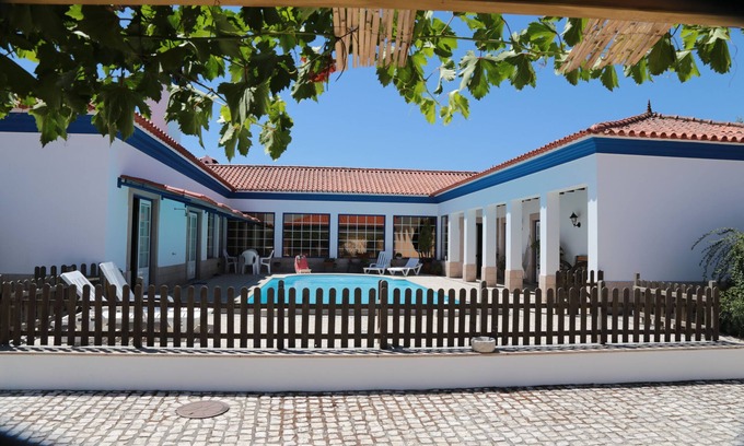 Alpalhao Cottage | A Palhota - Ideal for families with swimming pool, private parking and free wifi
