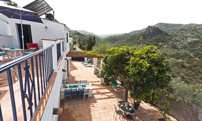 Comares House | A paradise: finca (9p) with private heated swimming pool and lots of privacy and atmosphere