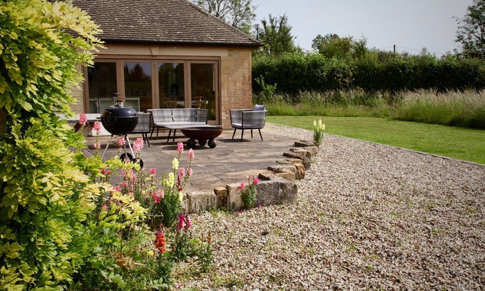 Bourton-on-the-Water House | A Peaceful Cotswolds Retreat
