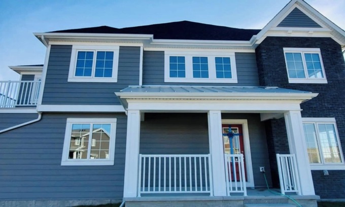 Southwest Calgary House | A peaceful cozy three bedroom, home away from home, near Spruce Meadows