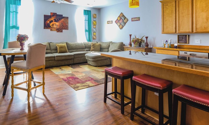 Gastonia Apartment | A Peaceful Getaway (Miami Vibe)