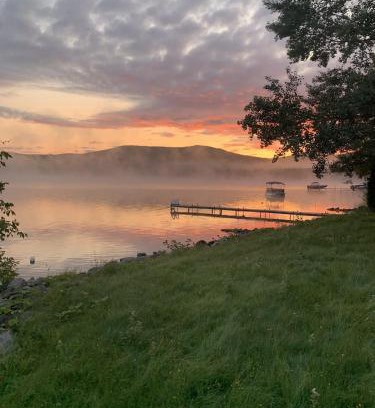 Degelis House | A Peaceful Waterfront Escape - La Perle du Lac