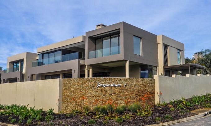 Drakenstein Apartment | A Perfect Self Catering