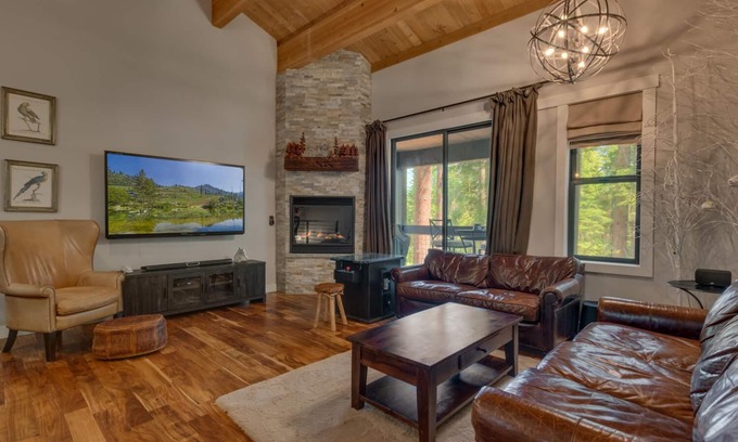 Truckee Condo | A Perfect Stay n’ Play upgraded 2 Bedroom Northstar Condo