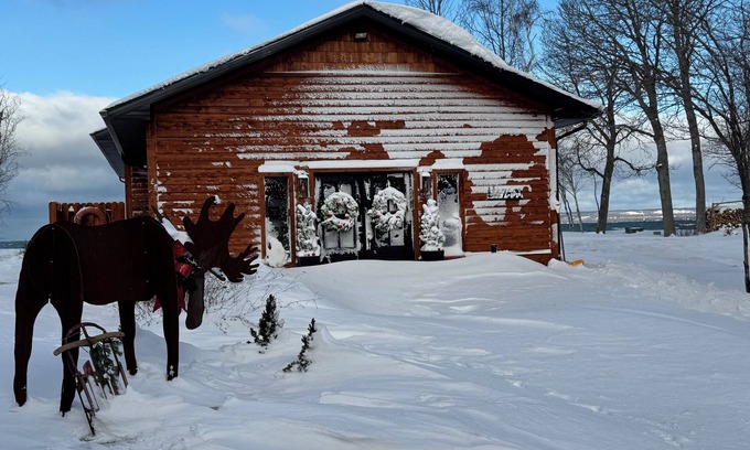 Brimley House | A perfect winter land getaway!