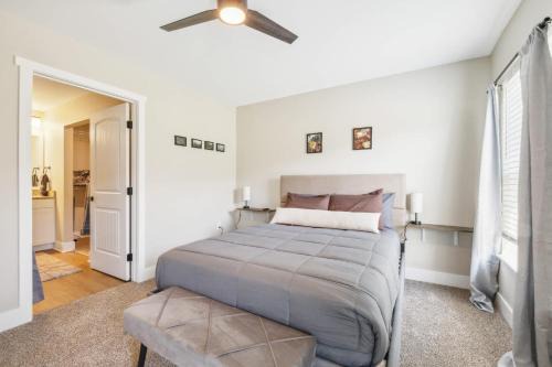Acme House | A pet friendly cozy condo in Traverse City