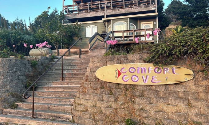 Shelter Cove Apartment | A petite retreat, Family/Pet friendly-Amazing view and location!