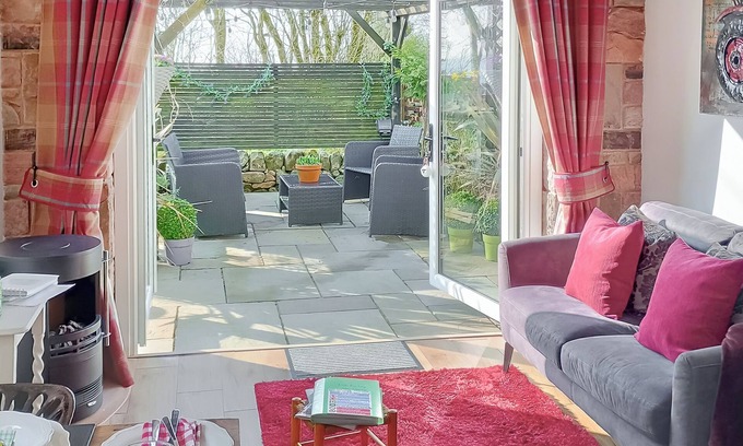 Tunstall Cottage | A picture-perfect property to spend your well-deserved break.