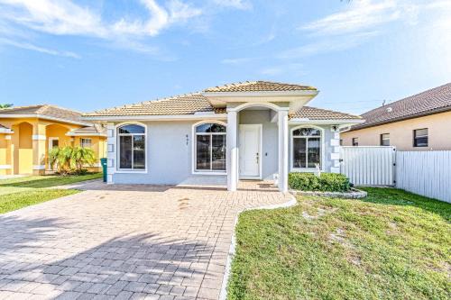 Naples Park House | A Piece of Paradises