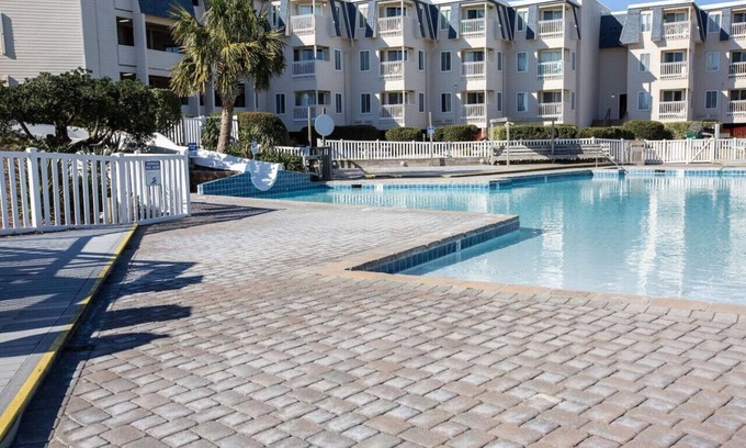 Morehead City Apartment | A Place at the Beach Unit 167