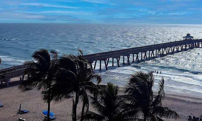 Boca Raton Hotel | A Place You'll Surely Enjoy! 4 Relaxing Units, Short Drive to Boca Tierra Park